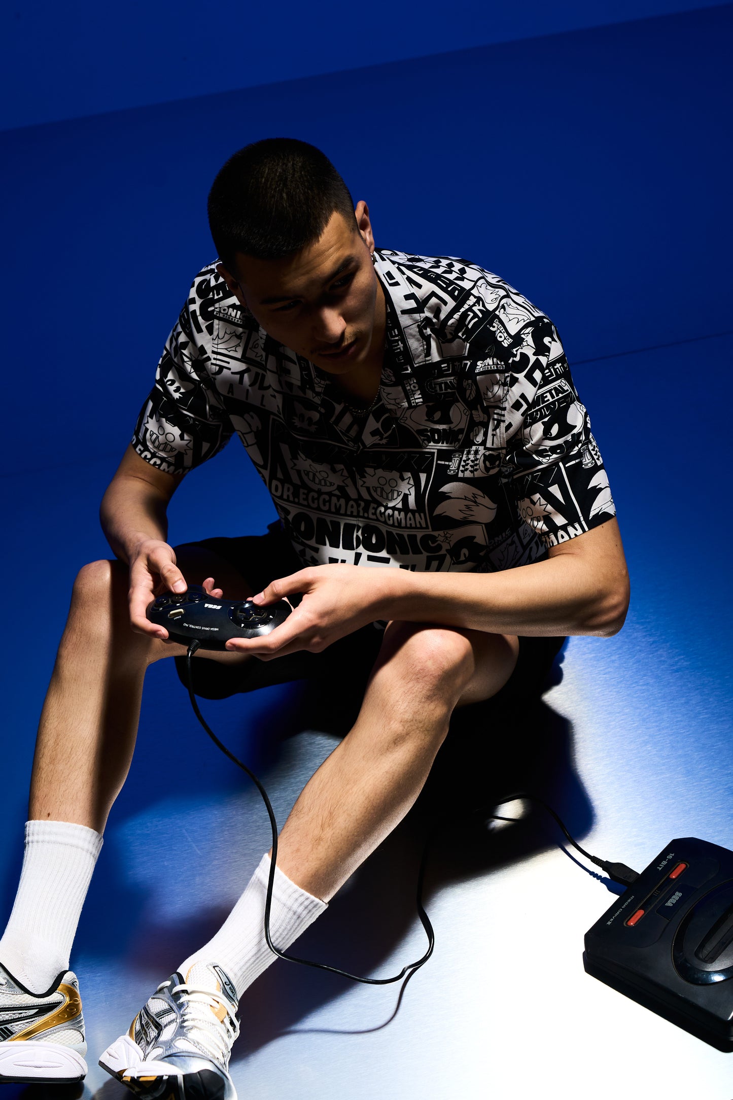 Hype x Sonic The Hedgehog™ Mens Black Retro Resort Shirt
