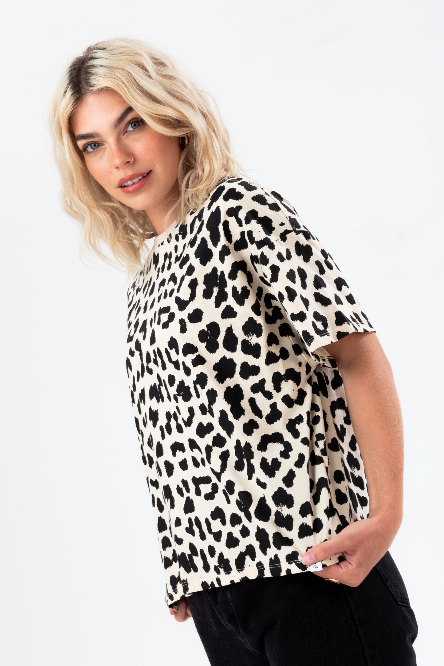 Hype Womens Cream Leopard Woven Tab Scribble Boxy T-Shirt